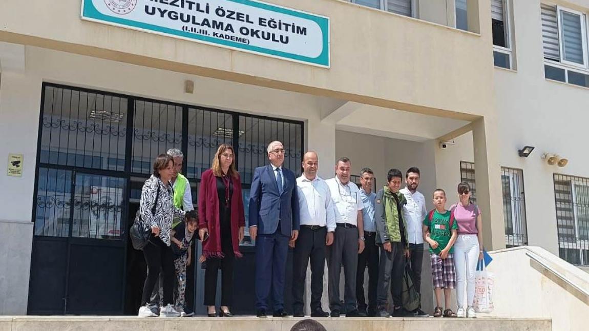 Mezitli Kaymakamımız Sayın Gürsoy Osman BİLGİN ve İlçe Milli Eğitim Müdürümüz Dursun KILIÇ ile birlikte okulumuza ziyaret gerçekleştirdiler.